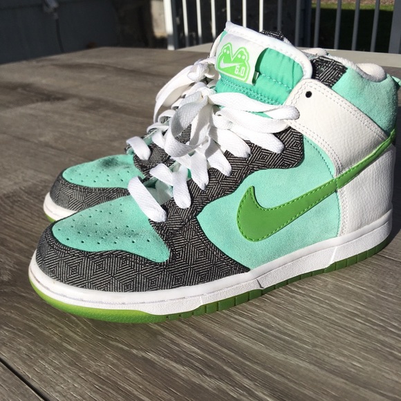 Nike Shoes - Nike 6.0 hightop green teal tennis shoes
